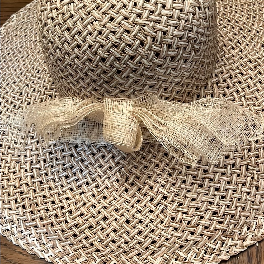 Cream‎ Wide-Brimmed Woven Hat - Picture 7 of 13